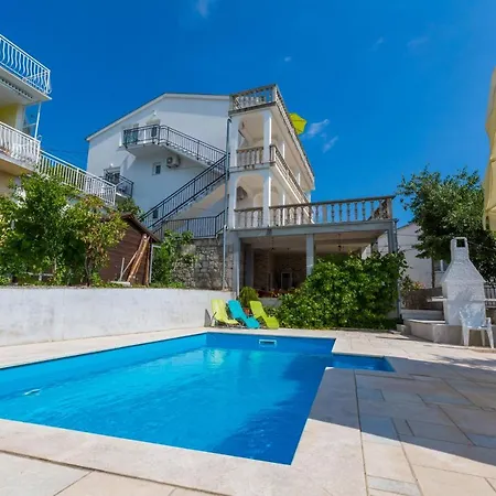 5551a Apartment *